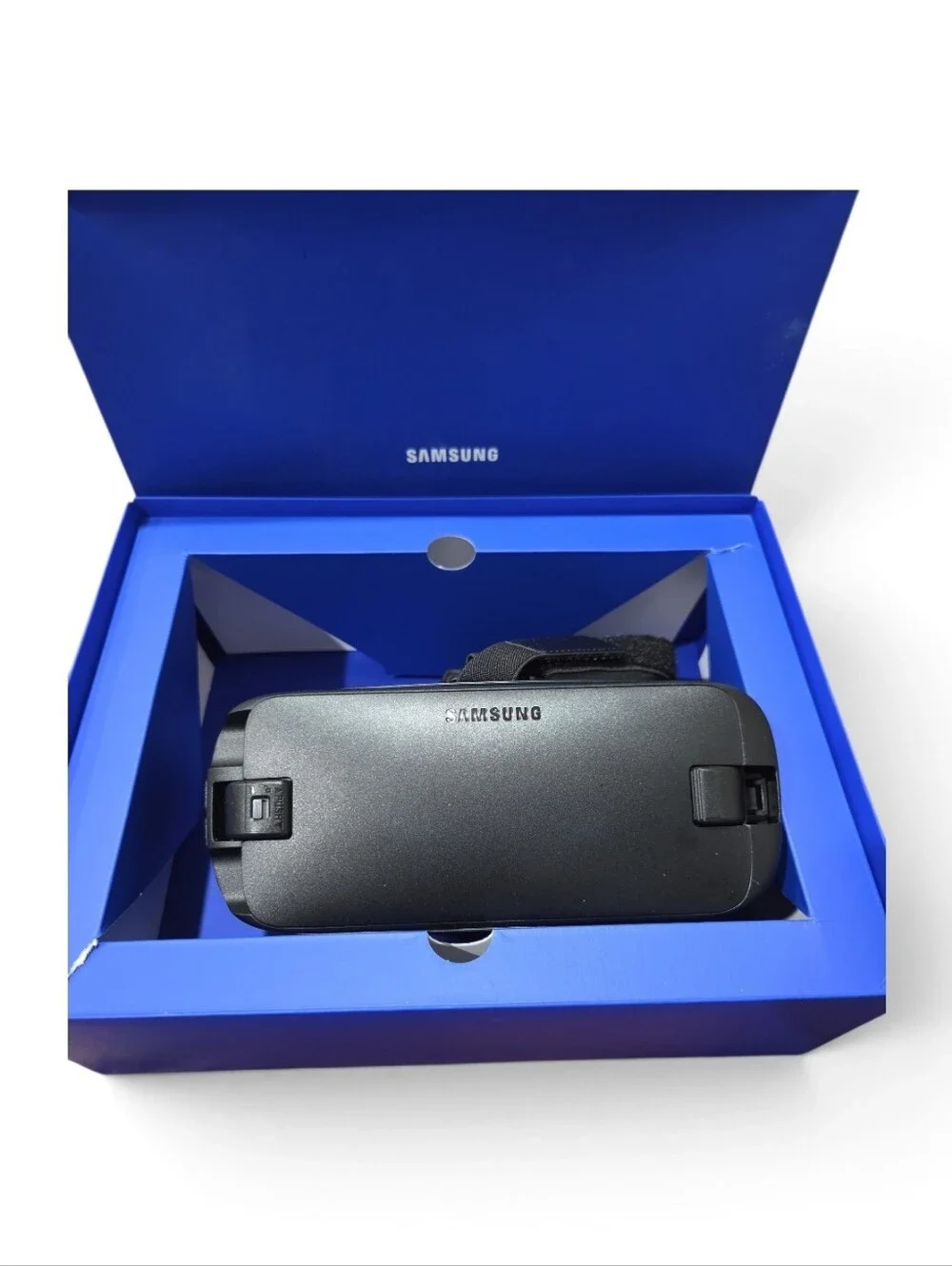 Samsung Black VR Headset with Blue Presentation Box